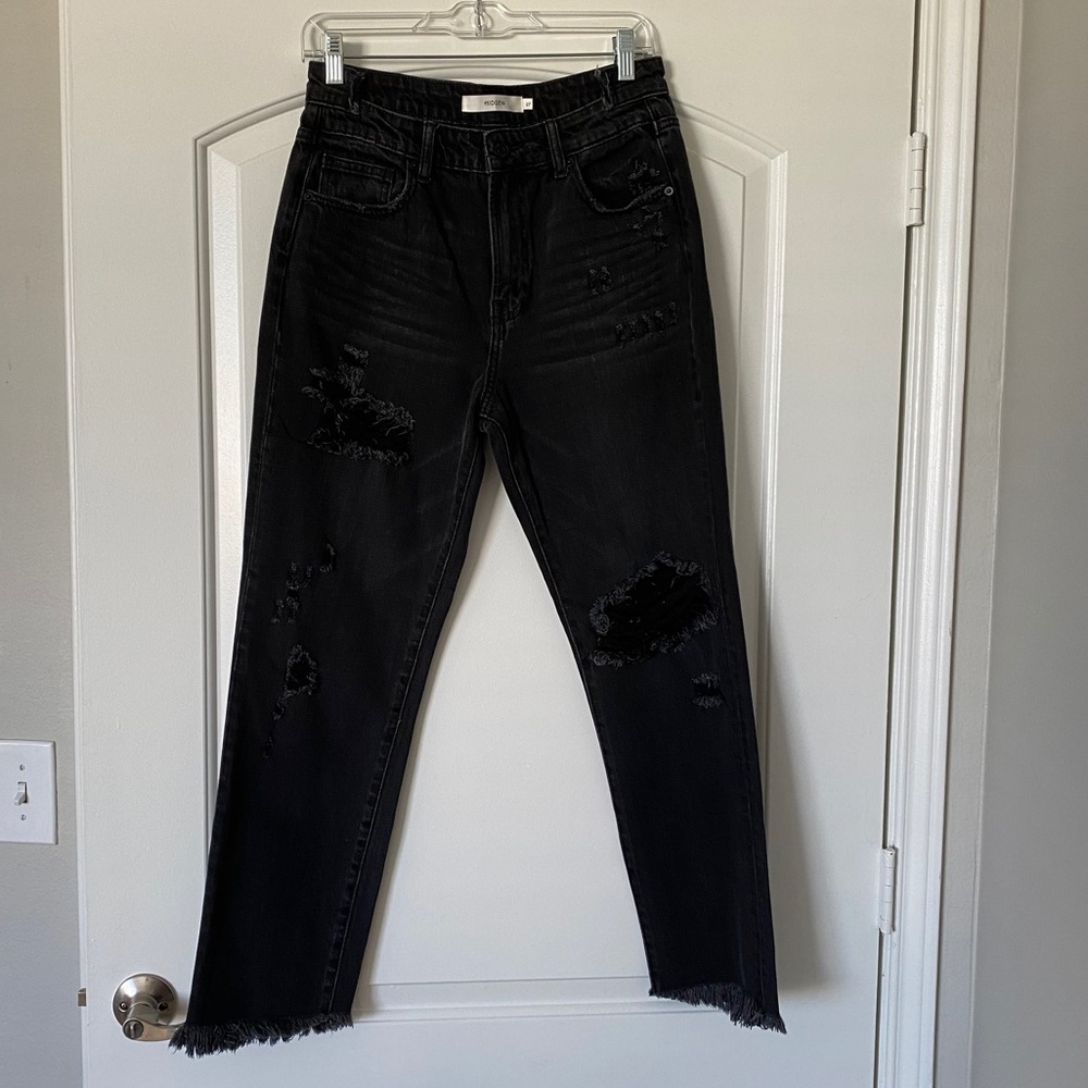 Women’s distressed jeans